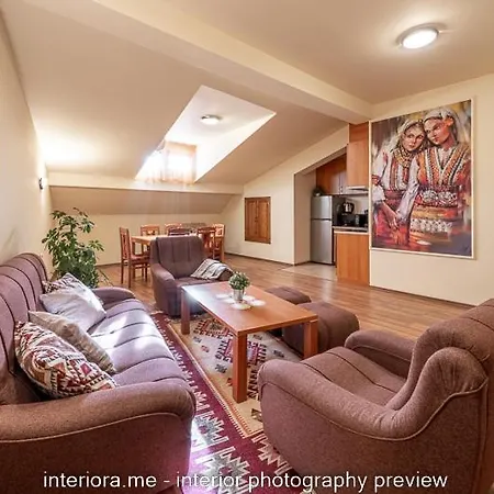 Moma - Charming In The Heart Of Ancient Center Къща за гости 3*