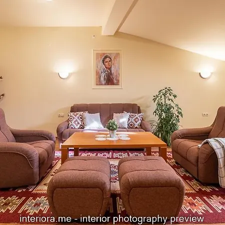 Къща за гости Moma - Charming In The Heart Of Ancient Center