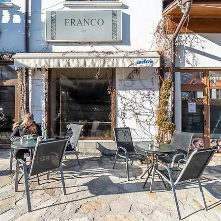 Къща за гости Moma - Charming In The Heart Of Ancient Center