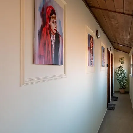 Къща за гости Moma - Charming In The Heart Of Ancient Center Банско